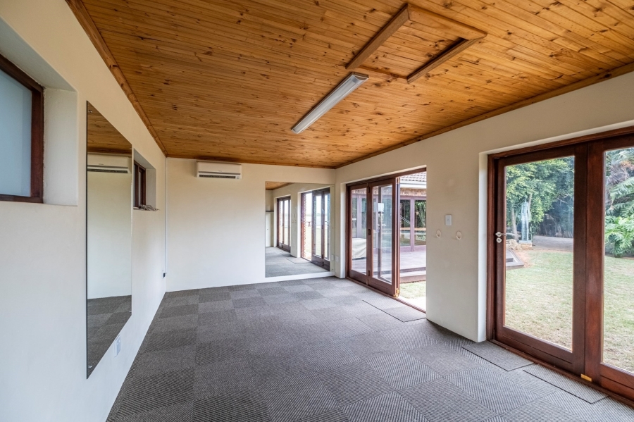 To Let 4 Bedroom Property for Rent in Amsterdamhoek Eastern Cape